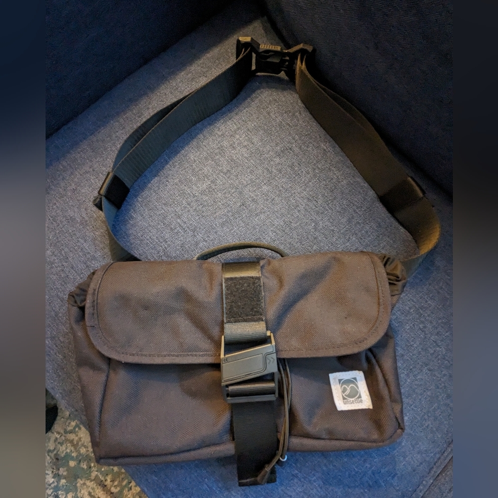Unsettle Rush Hour Sling Bag